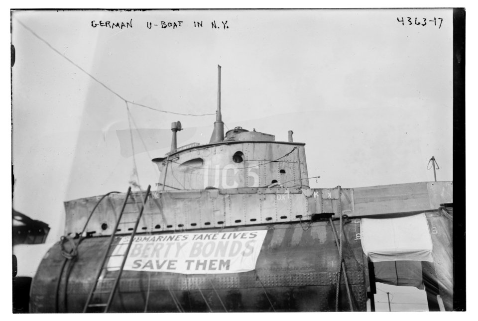 German U-boat in N.Y. LCCN2014705665