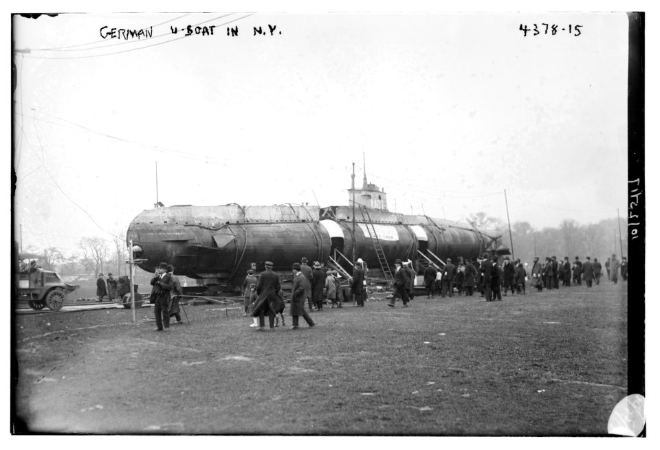 German U-Boat in N.Y. LCCN2014705736