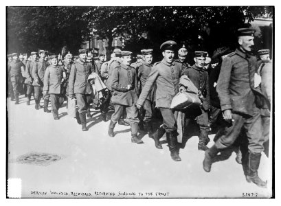 German wounded, recovered, returning singing to the front LCCN2014698165