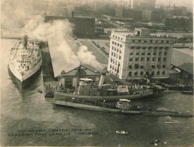German Submarine, Toronto, from an Aeroplane (HS85-10-35727)