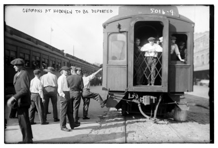 Germans at Hoboken to be deported LCCN2014709525