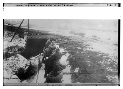 Germans guarding a high-water dam on the Memel LCCN2014698713