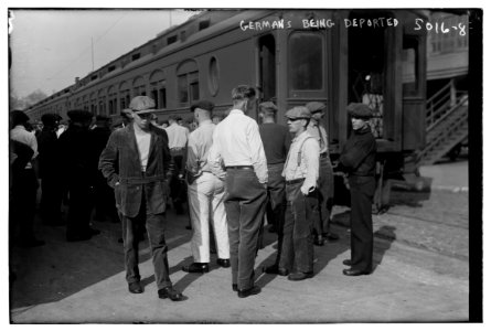 Germans being deported LCCN2014709524