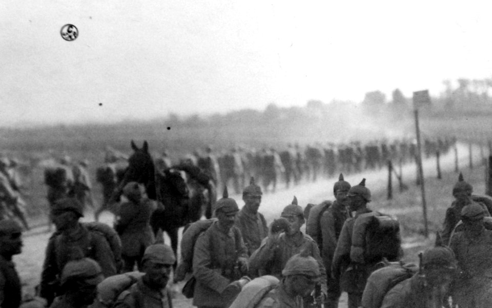 Germans crossing boundary line into France from Belgium, WWI (30570524203)