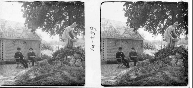 Germans Puig i Valls al seu jardí