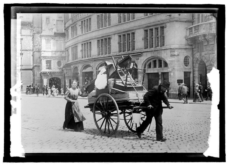 Germany, Berlin. Household moving LCCN2016821602