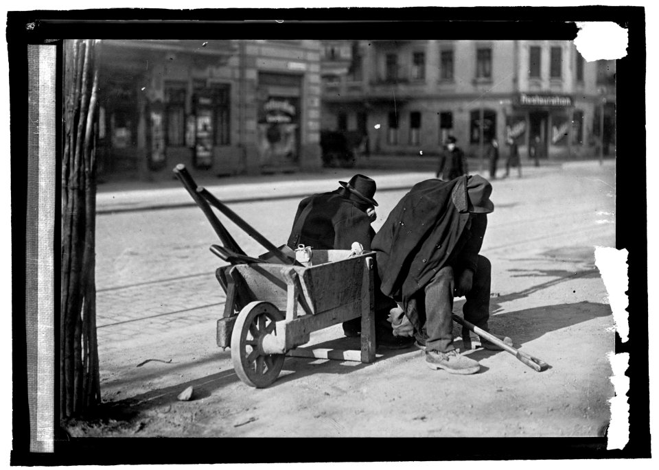 Germany. Street sweepers taking lunchtime nap LCCN2016821568