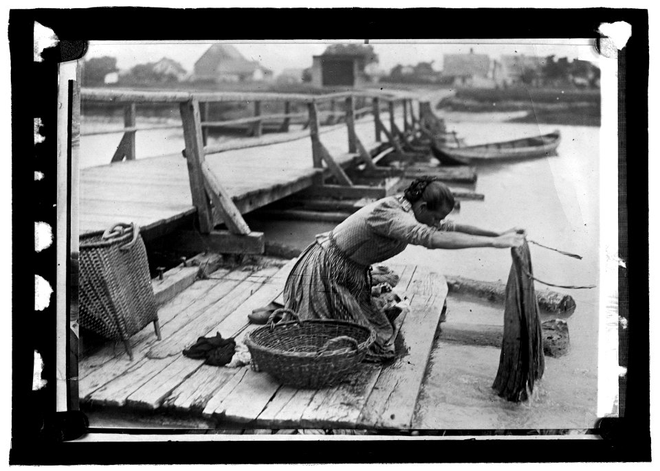 Germany. Wash day in the country LCCN2016821574