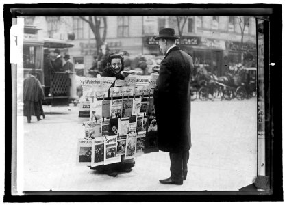 Germany. Women newspaper dealers, Berlin LCCN2016821566