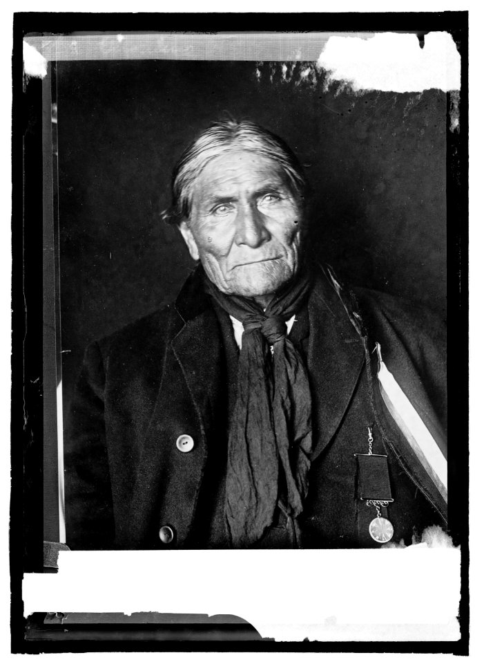Geronimo LCCN2016821534