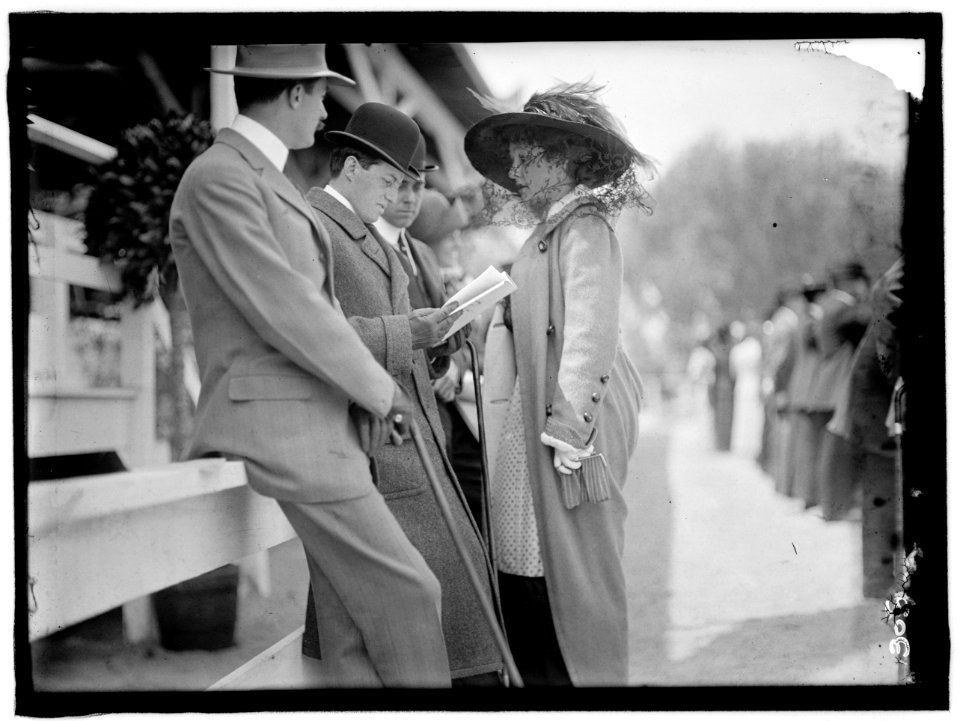GERRY, MRS. PETER GOELET. HORSE SHOW LCCN2016863299
