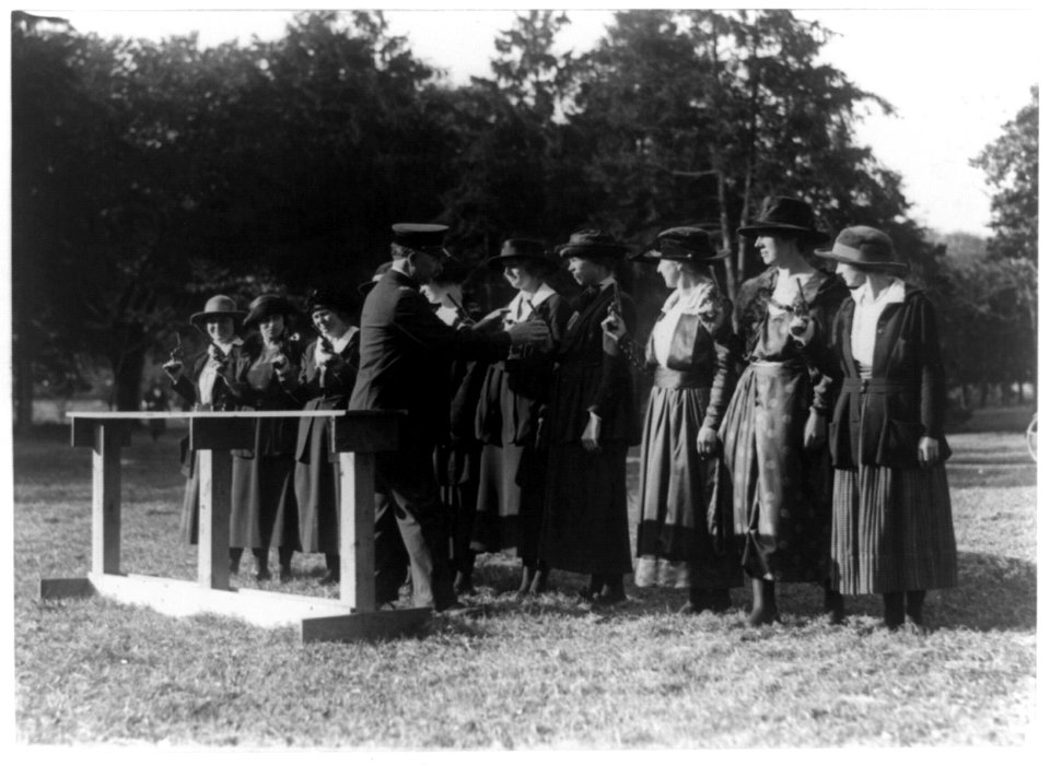 Eleven women police receiving marksmanship training LCCN92519779