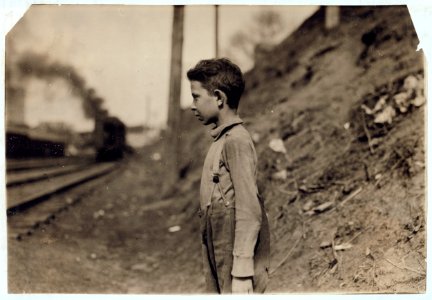Eleven-year-old bakery worker Glenn Dungey. Ellis Report, L. W. Hine. LOC nclc.05213