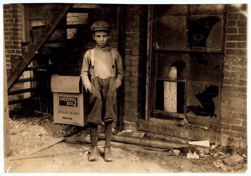 Eleven-year-old bakery worker Glenn Dungey. Ellis Report, L.W. Hine. LOC nclc.05215