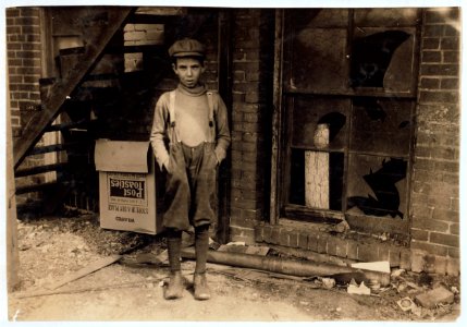Eleven-year-old bakery worker Glenn Dungey. Ellis Report, L.W. Hine. LOC nclc.05215