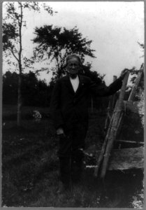 Elijah Kellogg, full-length portrait, standing, facing left LCCN2005685748