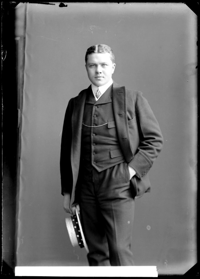 Elis Ellis, porträtt - SMV - GE040