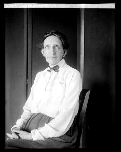 Eliz. Hyde Sirvent LCCN2016852241