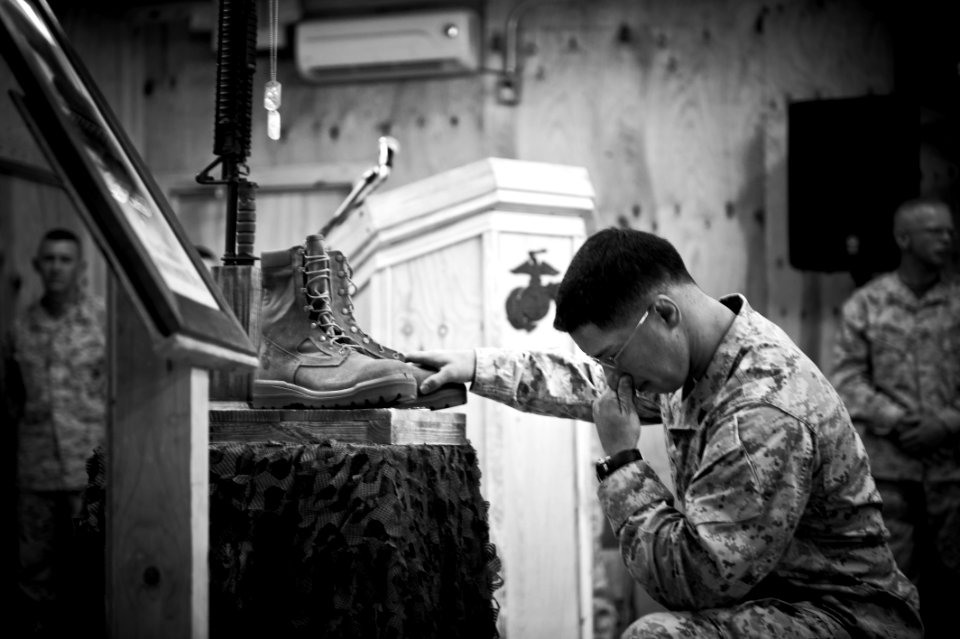 Elite dog handler honored at Camp Leatherneck 111008-N-TH989-219