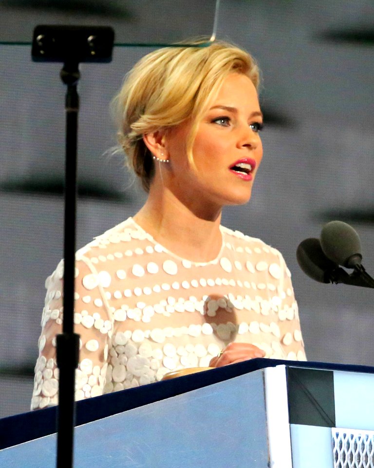 Elizabeth Banks DNC July 2016 (cropped2)