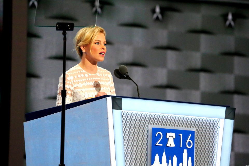 Elizabeth Banks DNC July 2016