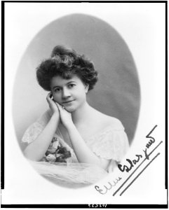 Ellen Glasgow, head-and-shoulders portrait, facing slightly left LCCN91783824