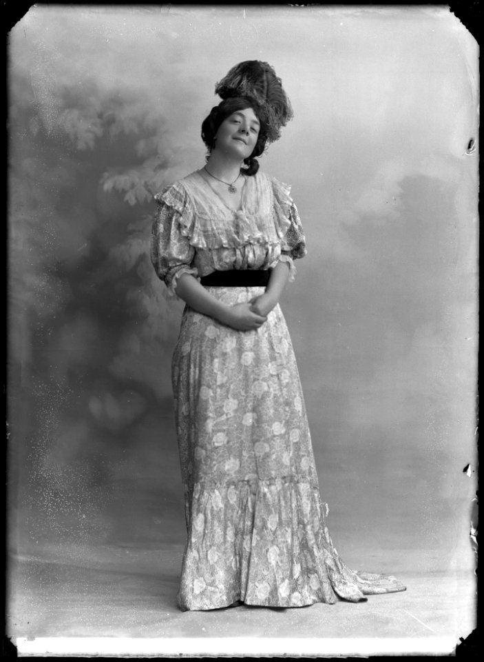 Ellen Olsson in Bilkurtis at Djurgårdsteatern 1912 - SMV - GO006
