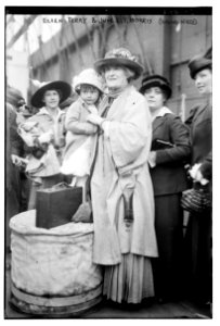 Ellen Terry and June E.T. Morris (Grand Niece) LCCN2014698966