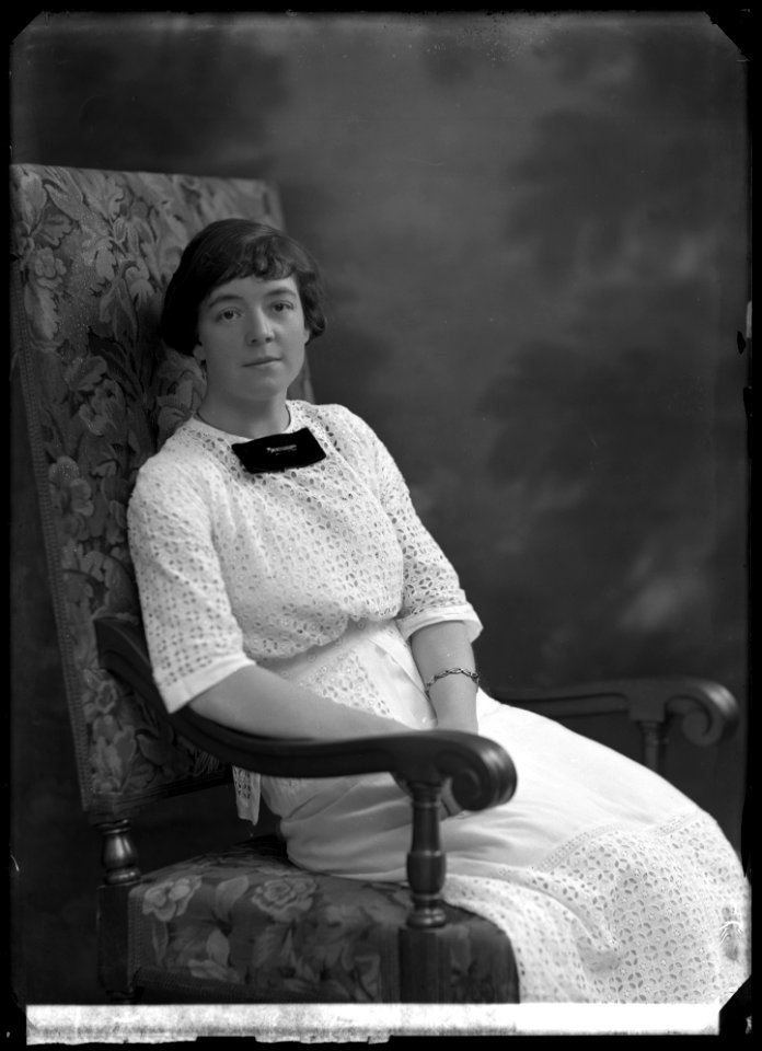 Ellen Olsson, actor, undated portrait - SMV - GO007