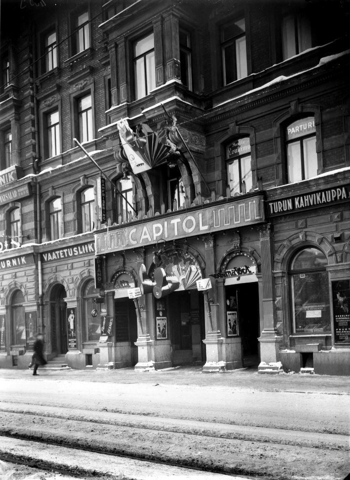 Elokuvateatteri Capitol, Mannerheimintie 16. Sisäänkäynti - N30814 (hkm.HKMS000005-km0037j0)