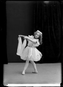 Elsa Holmberg, dancer, photo 1907 - SMV - NH050