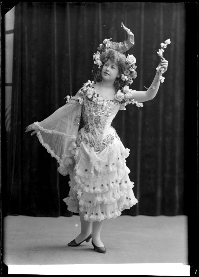 Elsa Malmberg in Stackars Olson at Södra teatern 1907 - SMV - NM002