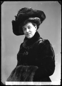Elsa Källmodin, dancer, undated portrait - SMV - GK071