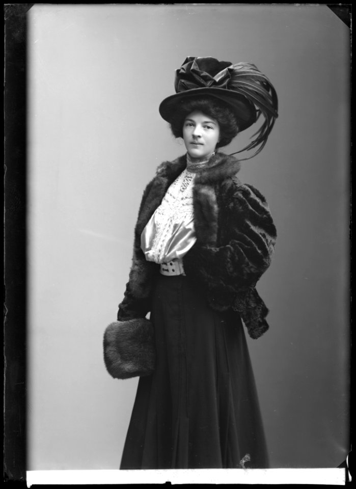 Elsa Nilsson, actor, portrait 1907 - SMV - NN013