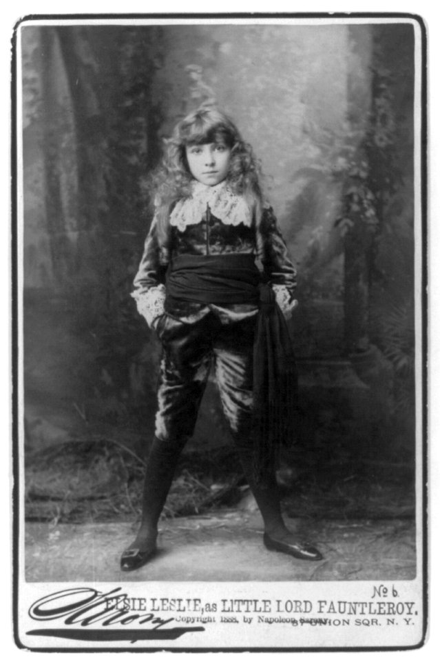 Elsie Leslie, 1881-1966, full-length portrait, standing, facing front; as Little Lord Fauntleroy LCCN2005683733