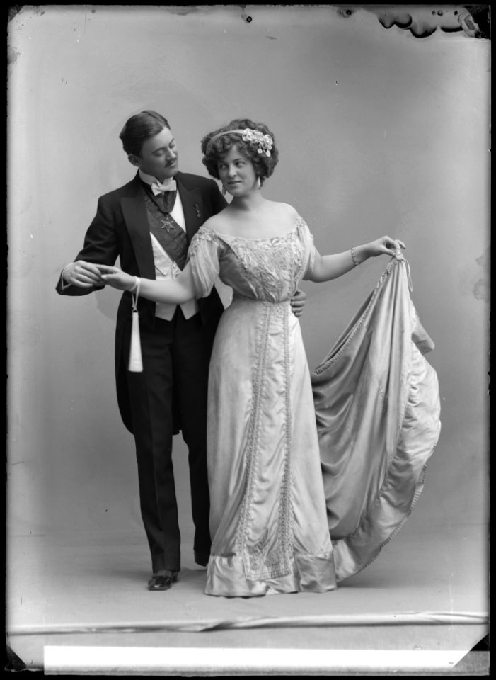 Elvin Ottoson and Hilma Matsson in Bykomtessen at Operett-teatern 1909 - SMV - NO035