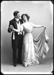 Elvin Ottosson and Hilma Matsson in Bykomtessen at Operett-teatern 1909 - SMV - NM014