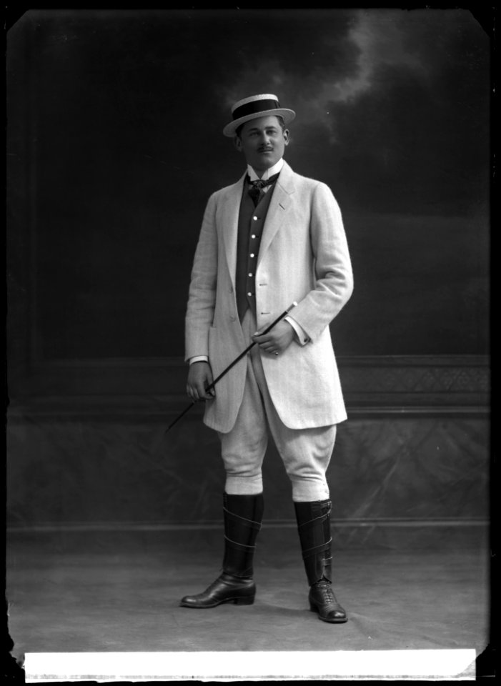 Elvin Ottoson in Huller om buller at Djurgårdsteatern 1911 - SMV - GO030