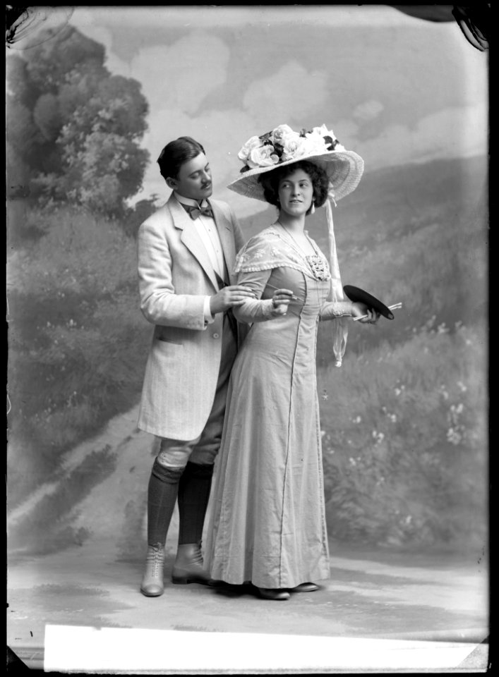 Elvin Ottoson and Hilma Matsson in Bykomtessen at Operett-teatern 1909 - SMV - NO034