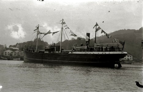 Embarcación 'Ramonita' fondeada en el puerto de Pasaia (6 de 7) - Fondo Car-Kutxa Fototeka