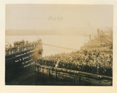 Embarkation of 26th Battalion and A column CEF, St John, New Brunswick June 13, 1915 No 10 (HS85-10-30437) original
