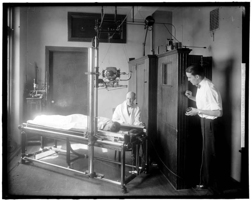 EMERGENCY HOSPITAL. INTERIOR LCCN2016861899