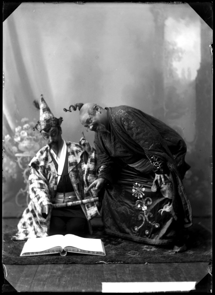 Emil Adami and Axel Ringvall in Teblomma at Vasateatern 1904 - SMV - GR037
