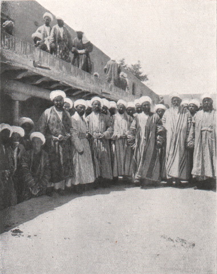 Emil Brass, Im Reiche der Pelze, Seite 266, Bilder aus Buchara, Persianerhändler im Karakulbazar