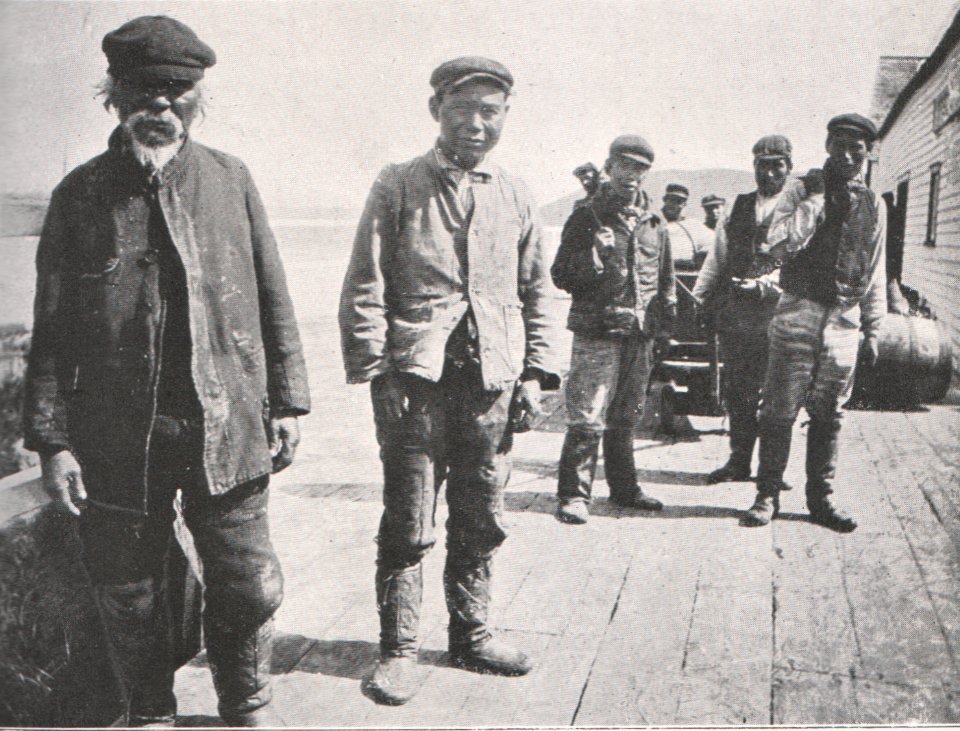 Emil Brass, Im Reiche der Pelze, Seite 293, Labrador-Trapper das Küstenboot der Hudson's Bay Co. erwartend