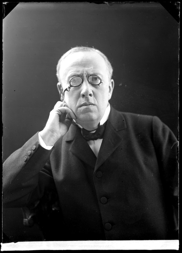 Emil Hillberg, actor, undated portrait - SMV - GH129