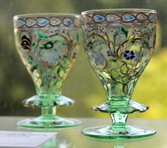 Emile Gallé - Deux verres à collerette, décor de rinceaux photo