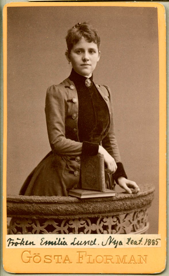 Emilia Lund, porträtt - SMV - H5 136