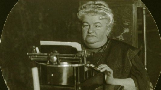 Emilia Pardo Bazán, máquina de escribir, Ferrer