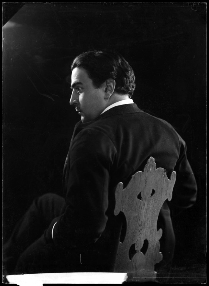 Emile Stiebel, opera singer, portrait 1904 - SMV - GS062